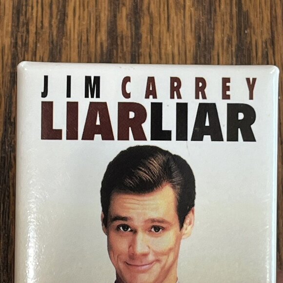 Vintage 1997 Liar Liar Jim Carrey Promotional Move Pin-Back Button - Picture 5 of 16